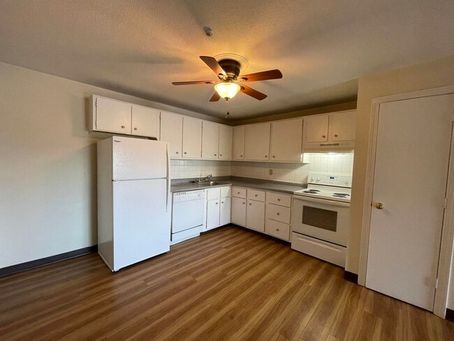 Building Photo - 99 Powers St