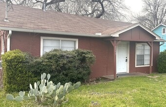 Building Photo - 2209 Bolivar St