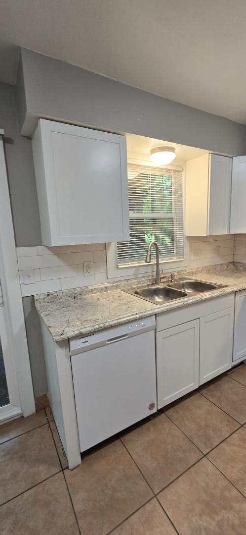 Building Photo - 1363 Vineland Ct SE