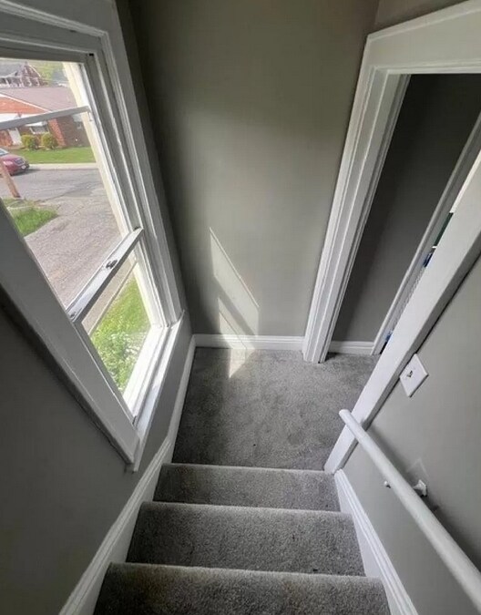 Building Photo - 288 S Walnut St