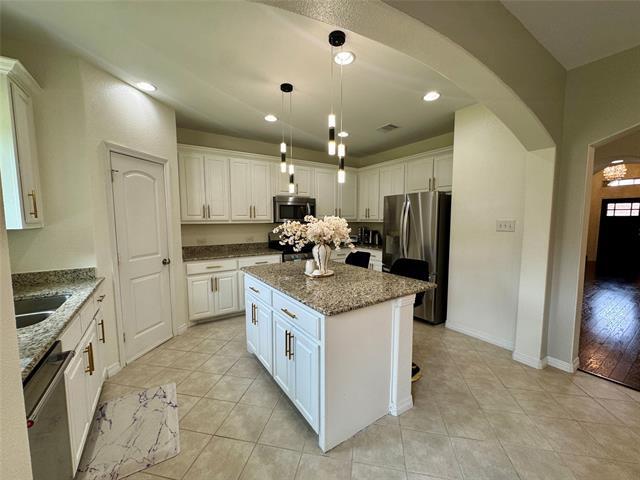 Building Photo - 9304 Moon River Dr