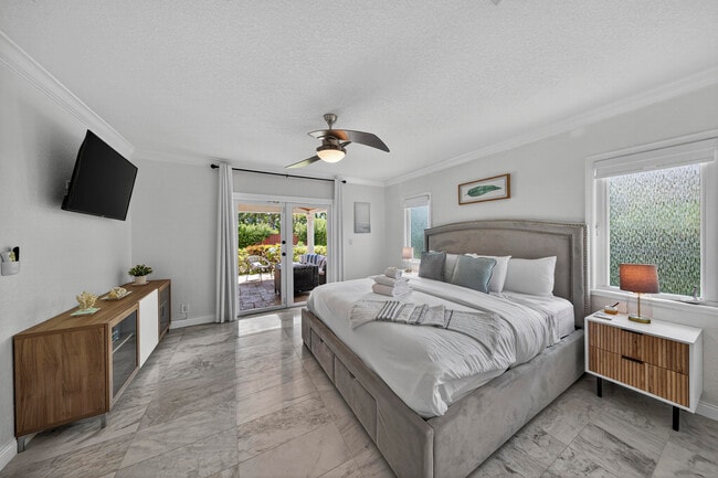 Building Photo - 510 NE 8th Ave