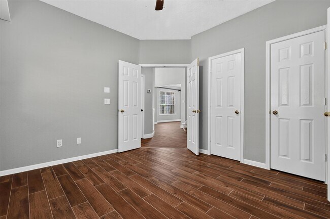 Building Photo - 108 Oak Creek Ln