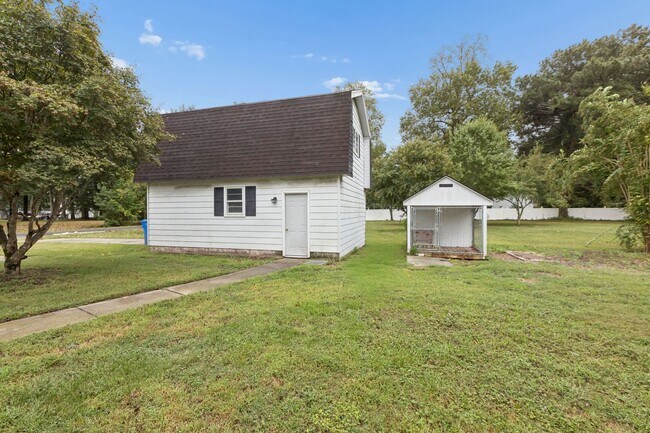 Building Photo - 3605 Weiss Ln
