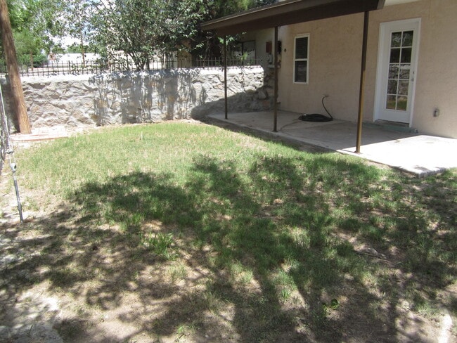 Building Photo - 215 Mulberry Ave