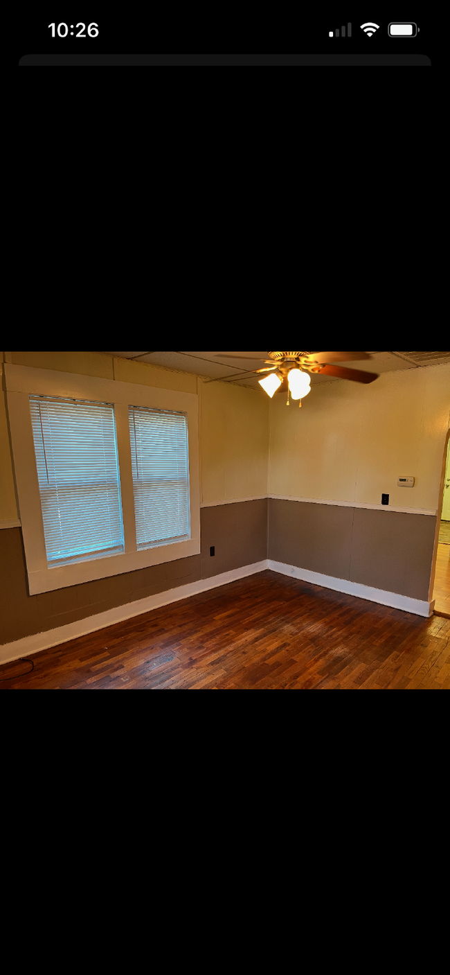 Building Photo - 2-Bedroom with Hardwood Floors in Stillwat...