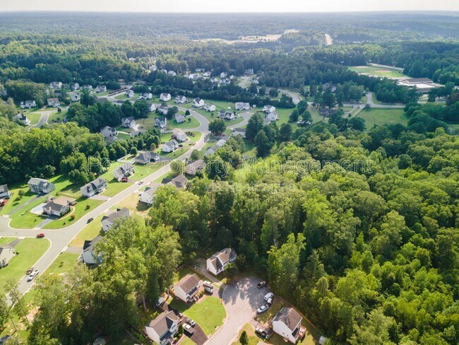 Building Photo - 5200 Parrish Creek Dr