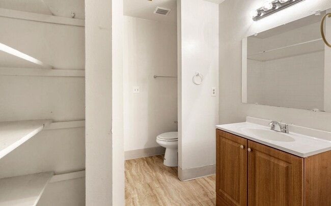 Building Photo - 2555 Clear Acre Ln