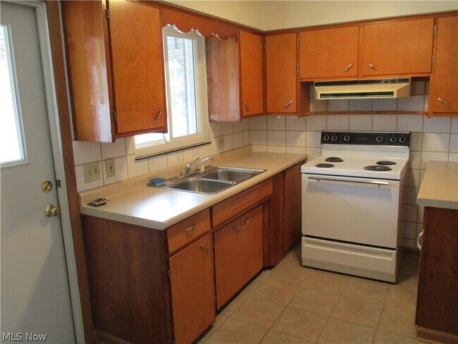 Building Photo - 2940 6th St