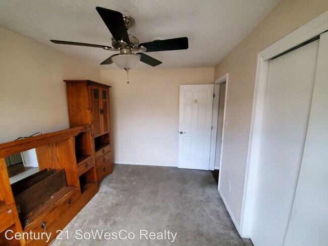 Building Photo - 3 br, 2 bath House - 2712 N. Fairview Ave
