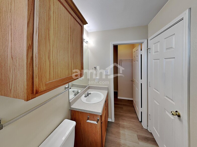 Building Photo - 2844 Deerfern Ln