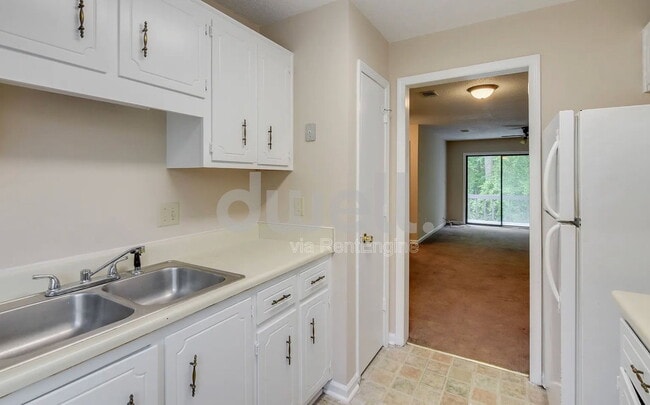 Building Photo - 3510 Woodlake Rd