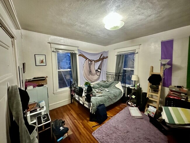 Building Photo - 14 Ashford St