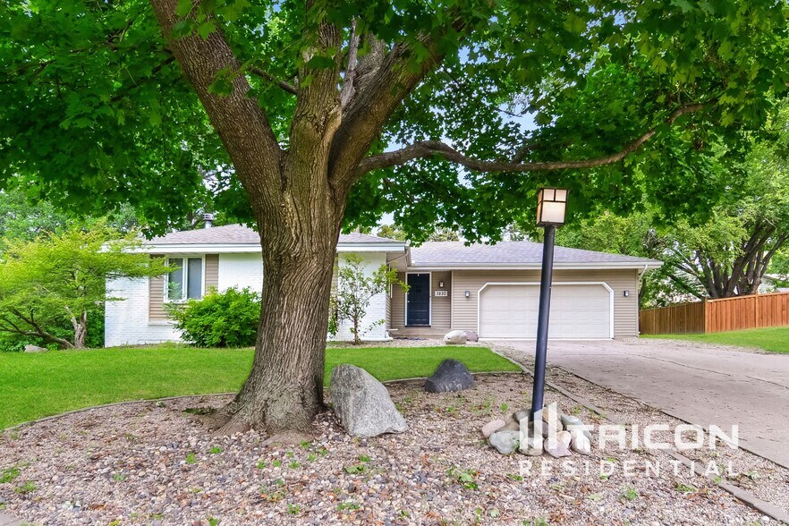 Primary Photo - 3820 Union Terrace Ln N