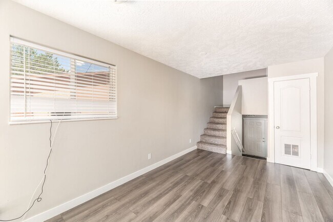 Building Photo - North Provo Duplex