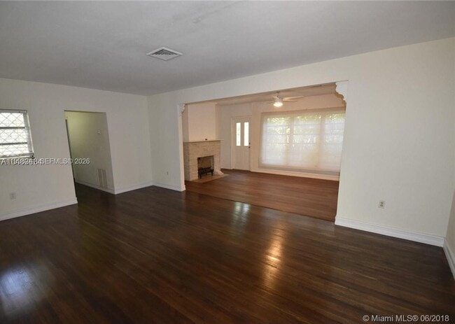 Building Photo - 800 Andalusia Ave