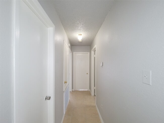 Building Photo - 17706 Glenhagen Ct
