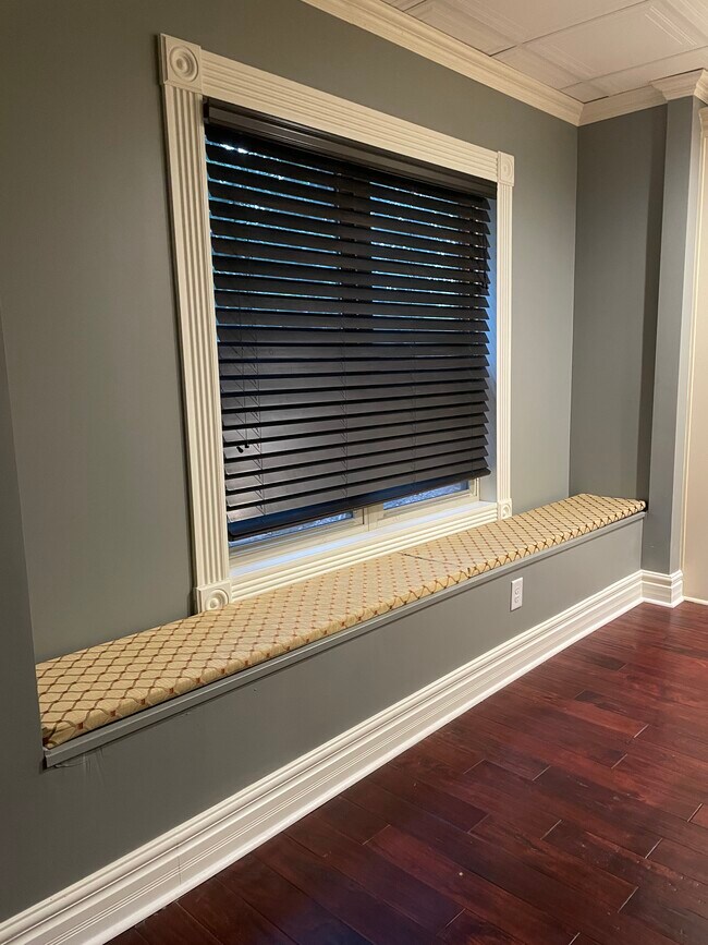 Building Photo - 5000 Wildeoak Trail