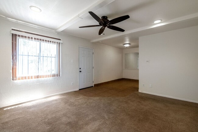 Building Photo - 2-bedroom, 2-bathroom in Scottsdale, AZ.
