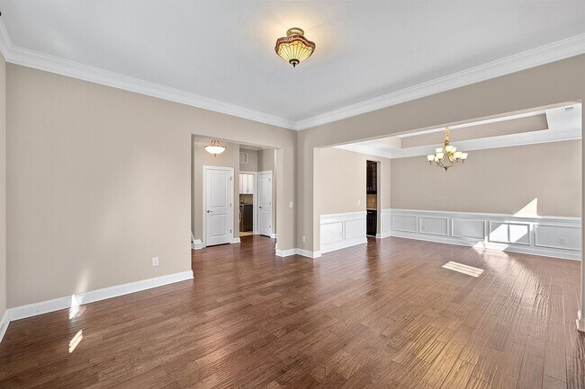 Building Photo - 4 Bedroom Home with Finished Flex Space Ab...