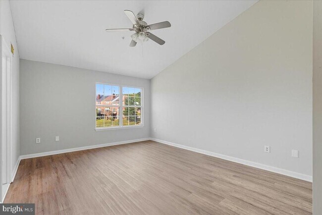 Building Photo - 9208 Fairlane Pl