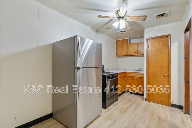 Primary Photo - 441-443-445 Library St