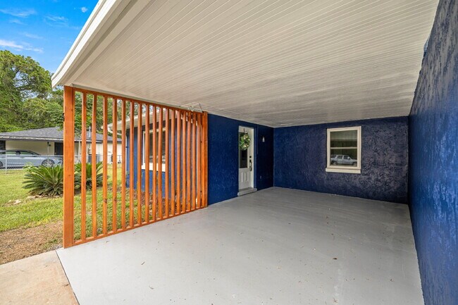 Building Photo - 5 Bahia Court Trce