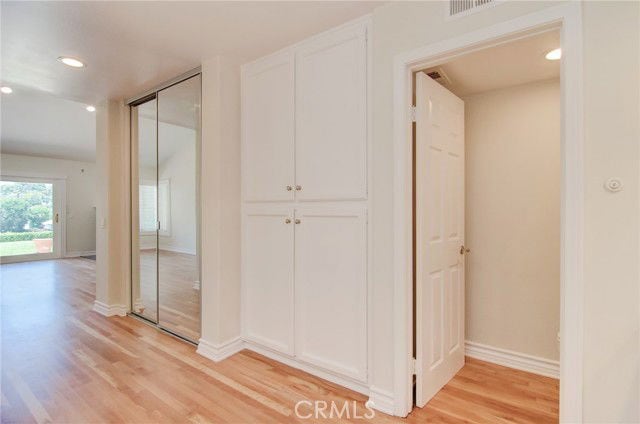 Building Photo - 24261 Cascades Dr