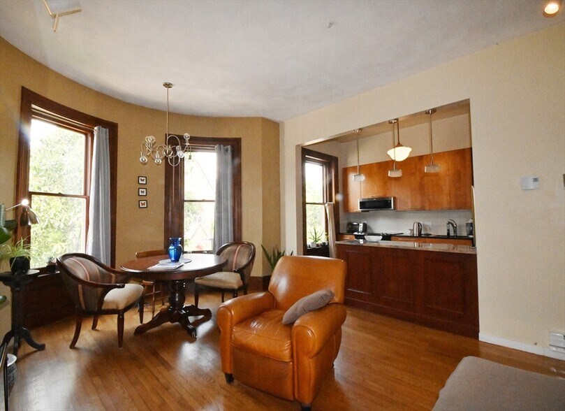 Building Photo - 484 Columbus Ave