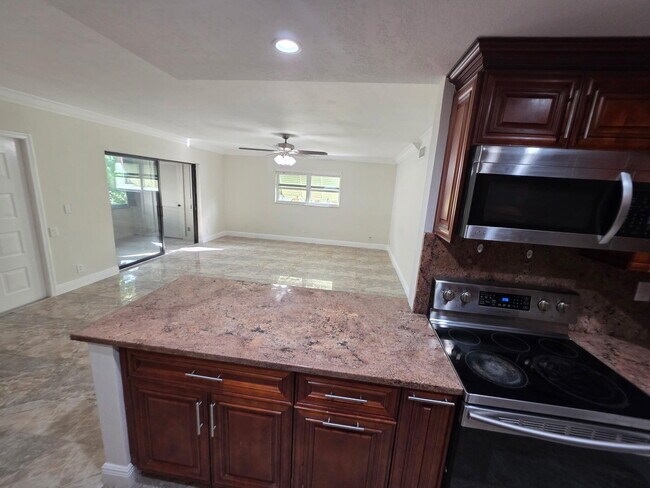 Building Photo - 111 Lake Ave