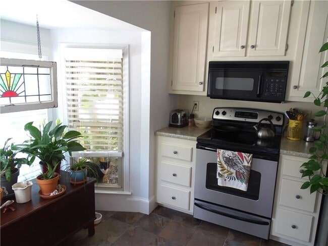 Building Photo - 410 Forestgate Ct