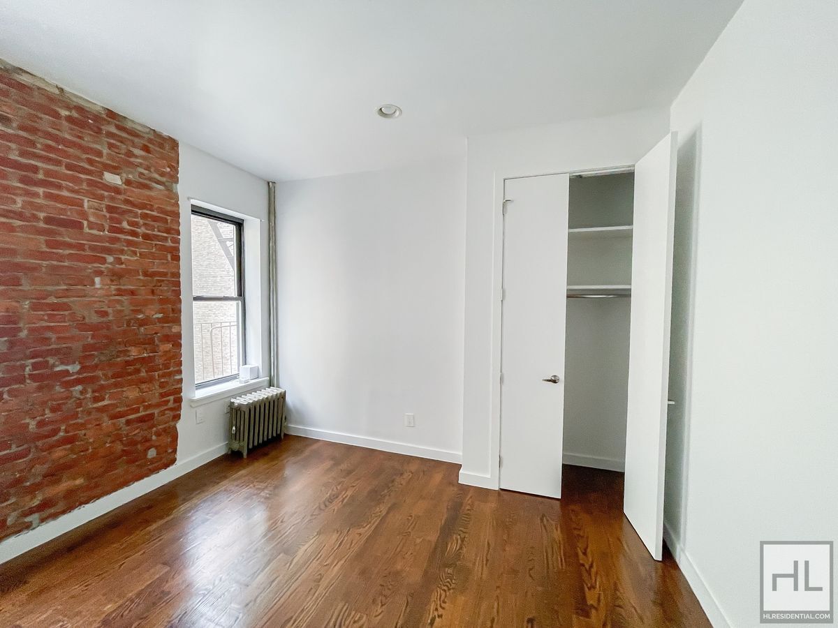 Building Photo - EASTERN PARKWAY / Crown Heights Studio