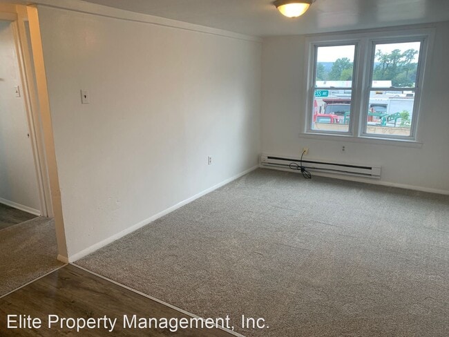 Building Photo - 2 br, 1 bath House - 12 N. Main St., Apt. D