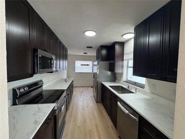 Building Photo - 1589 Viburnum Ln