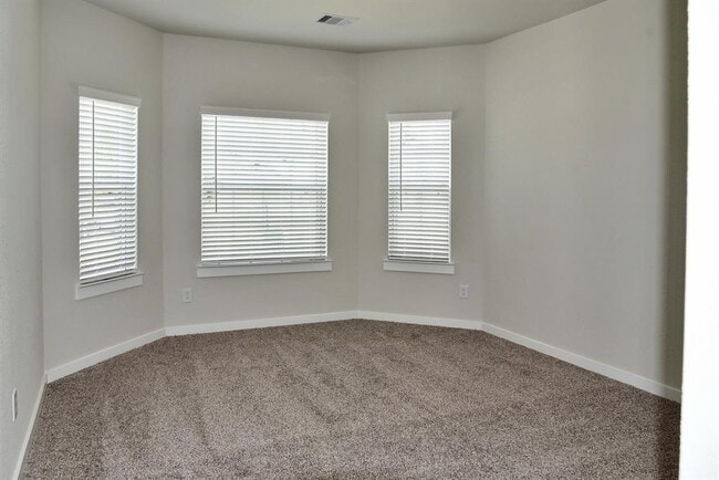 Building Photo - 358 Shoreview Dr