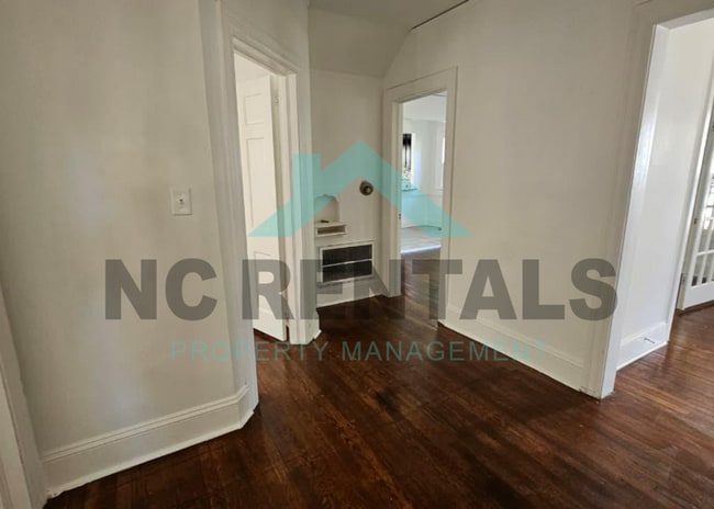 Building Photo - 1006 Panola St