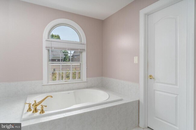 Building Photo - 7748 Legere Ct