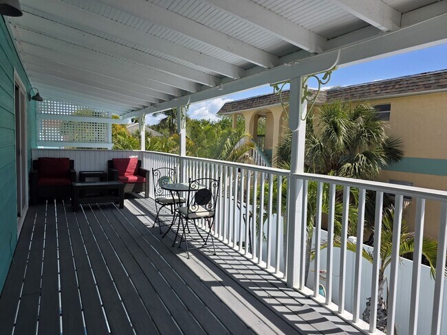 Building Photo - Downtown Gulfport - The Pineapple House