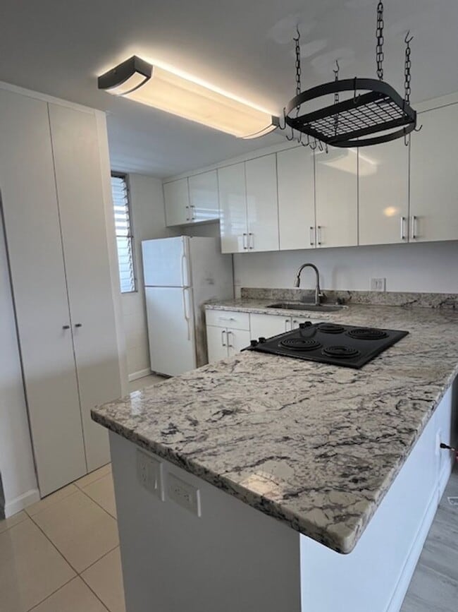 Building Photo - Greenwood 2 Bed/1.5 bath Apartment with 1 ...