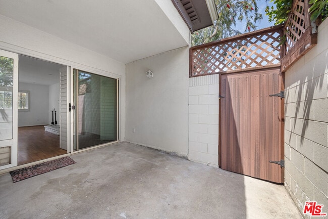 Building Photo - 8120 Redlands St