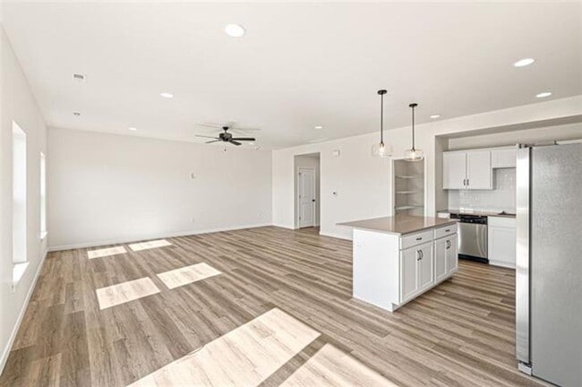 Building Photo - New Two Story Townhome!