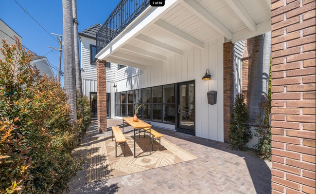 Building Photo - 15 Via Di Roma Walk