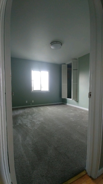 Building Photo - 1560 Highland Blvd