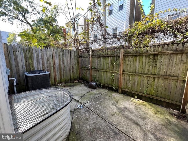 Building Photo - 2134 N Carlisle St