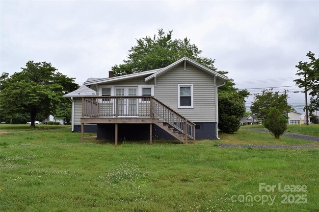 Building Photo - 234 N Eastway Dr