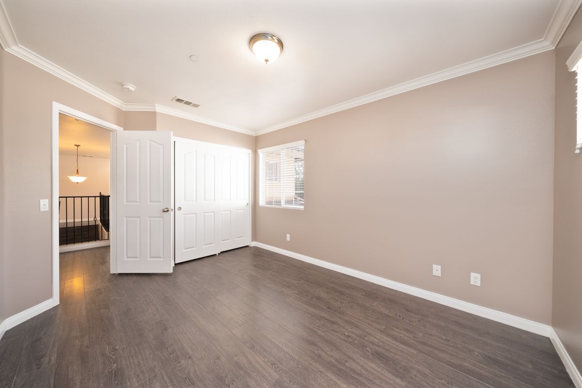 Building Photo - 3072 Parkway Cir