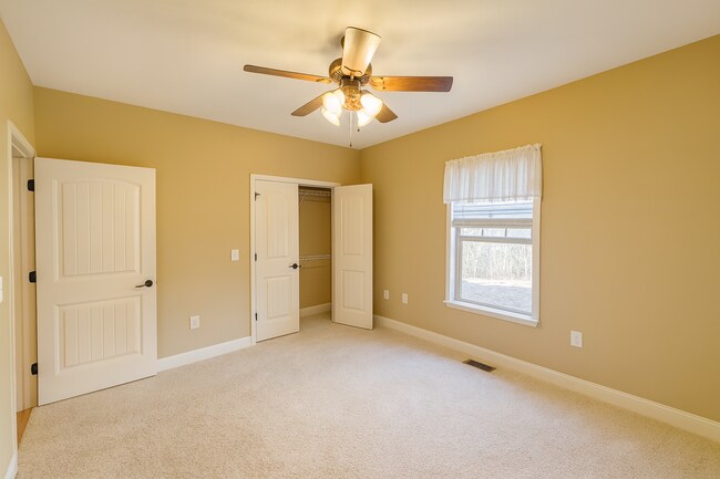 Building Photo - 736 River N Blvd