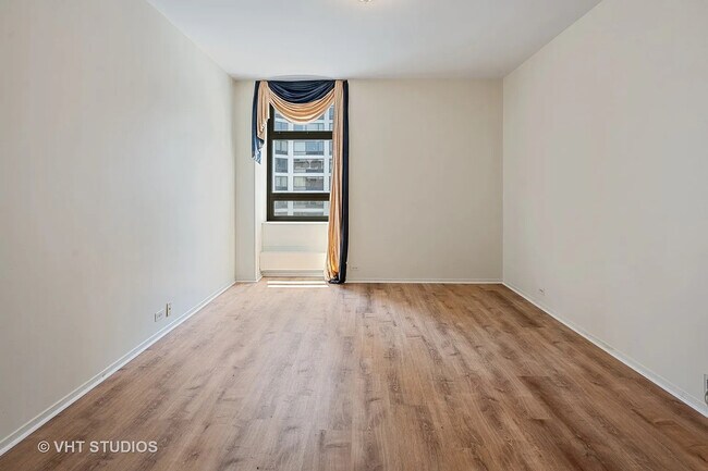 Building Photo - 680 N Lake Shore Dr