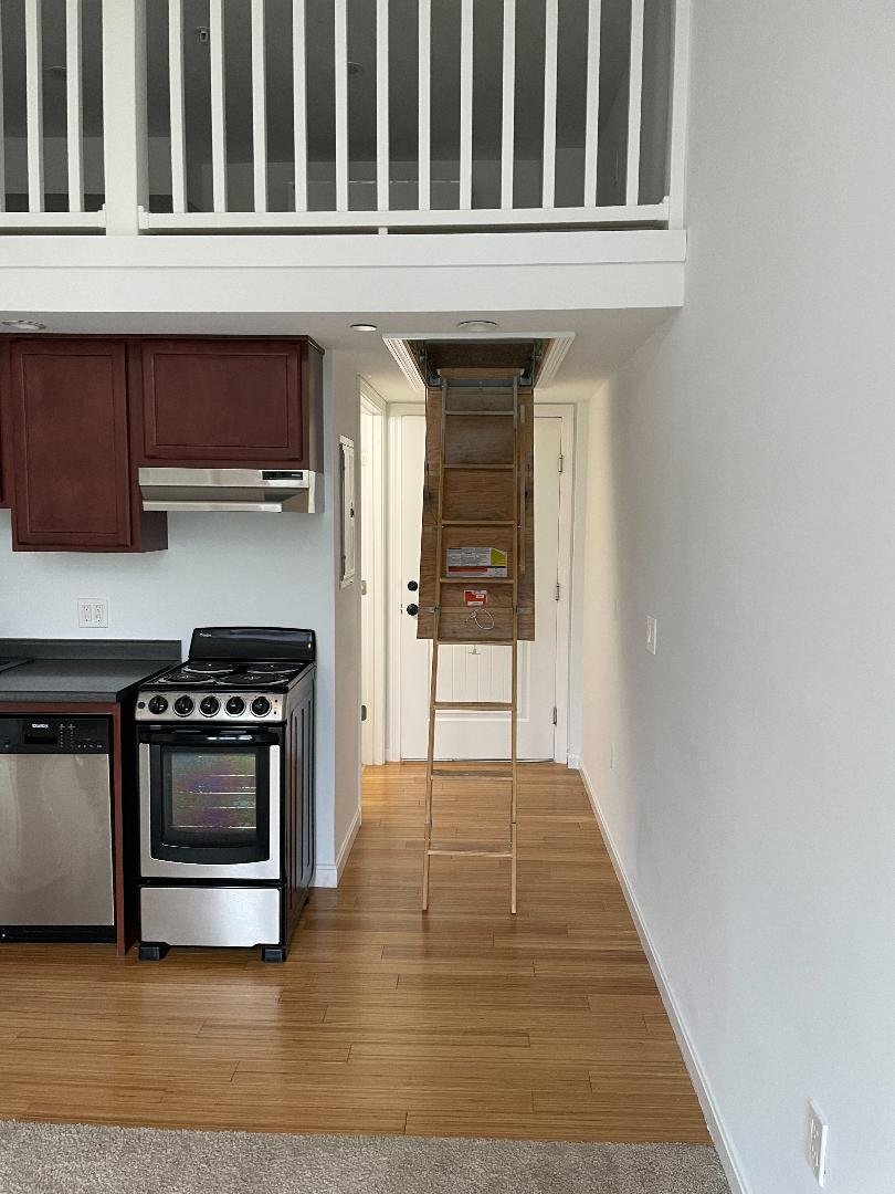 Building Photo - 8 Grove St