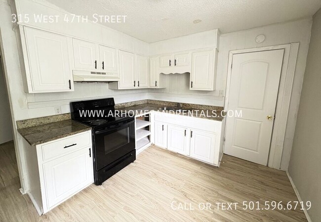 Building Photo - 315 W 47th St